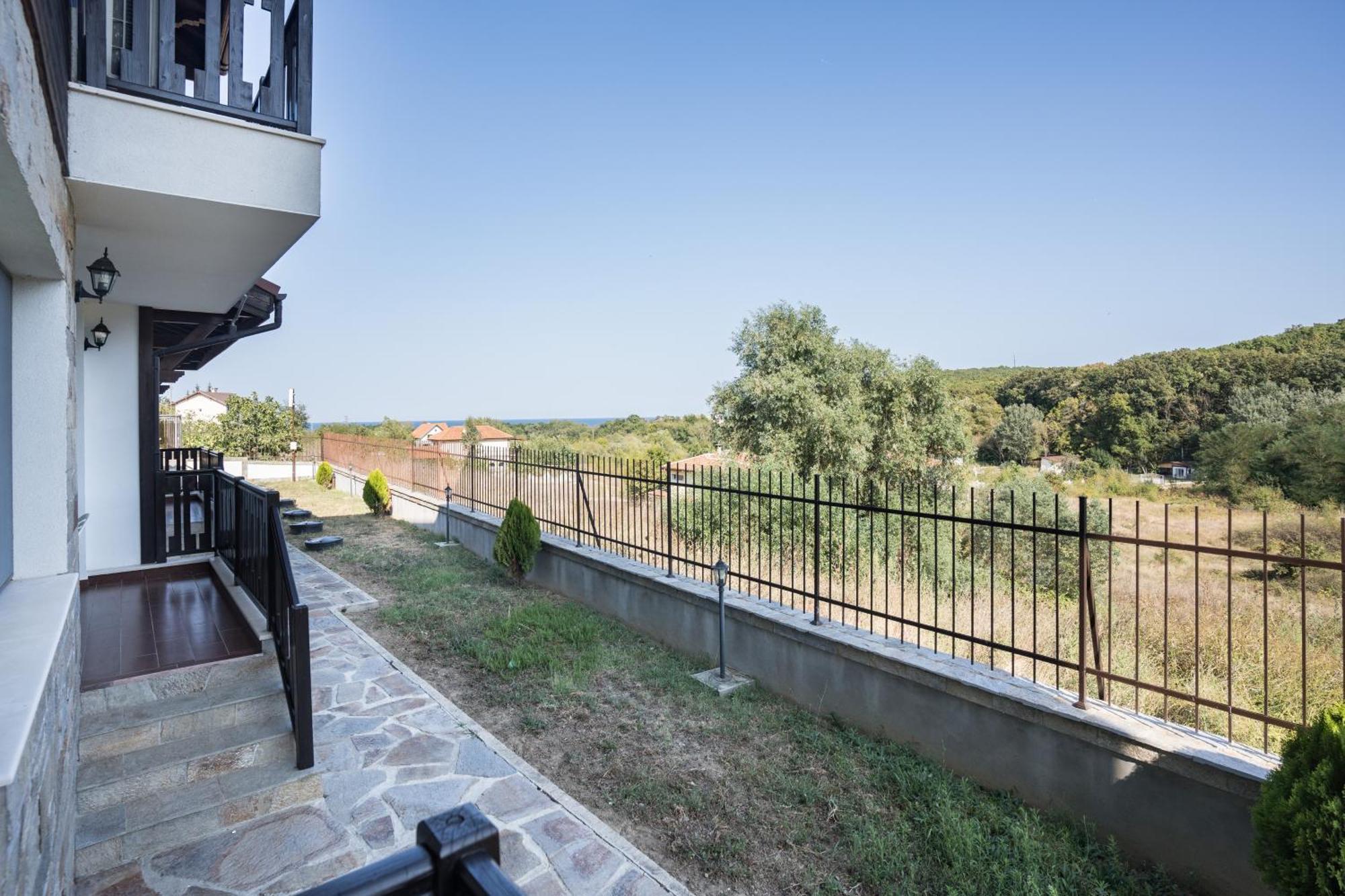St George Apartcomplex Shkorpilovtsi Exterior photo