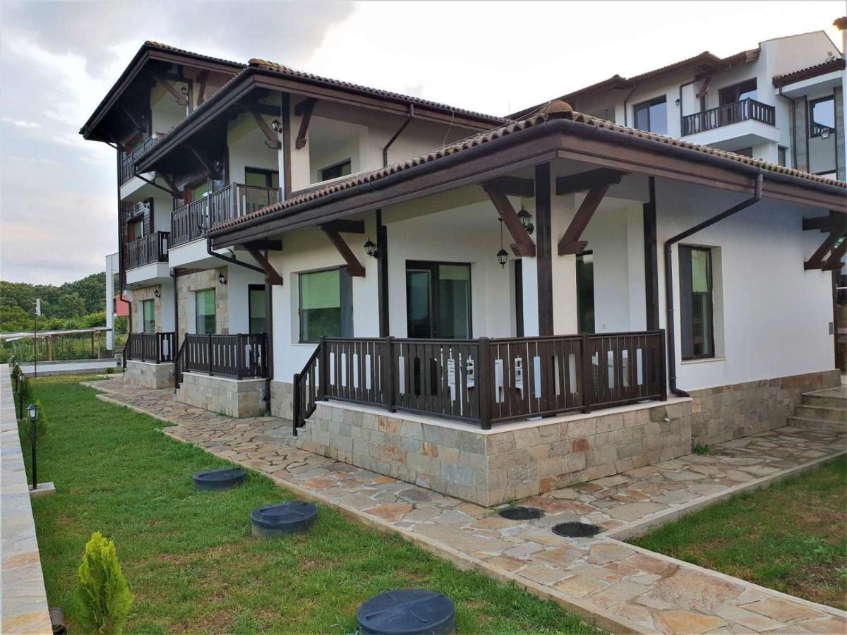 St George Apartcomplex Shkorpilovtsi Exterior photo