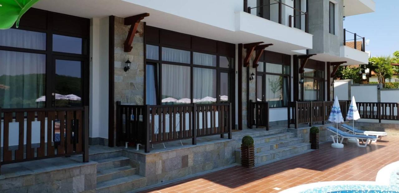 St George Apartcomplex Shkorpilovtsi Exterior photo